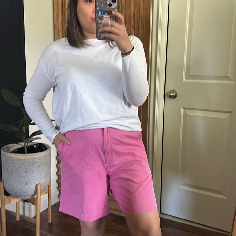 Vintage Tommy Hilfiger pink Twill Short. Size 6
